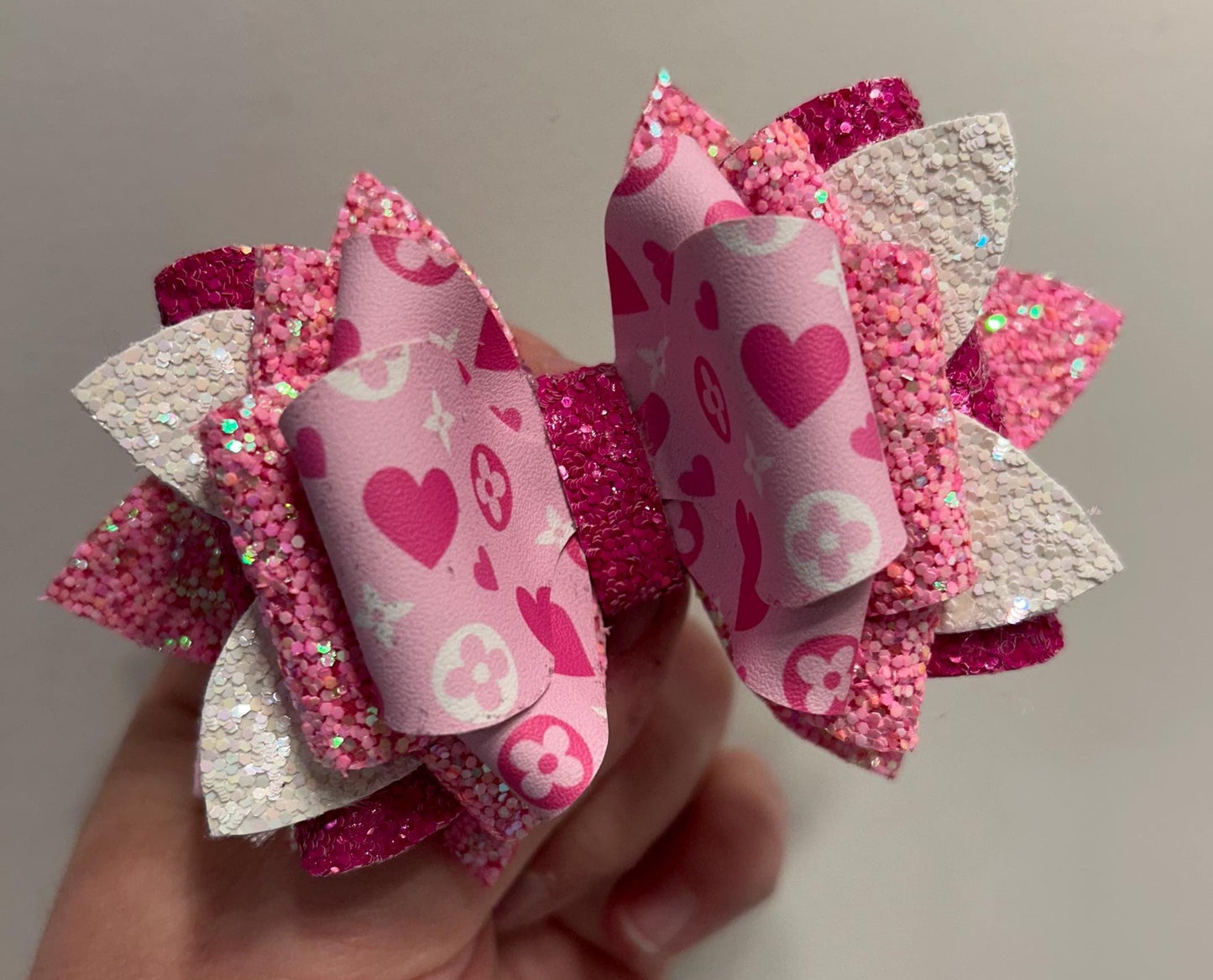 Stanley Tumbler Bow red pink love designer LV inspired white Glitter hugs kisses xoxo do Straw Topper valentine hearts love snack cakes