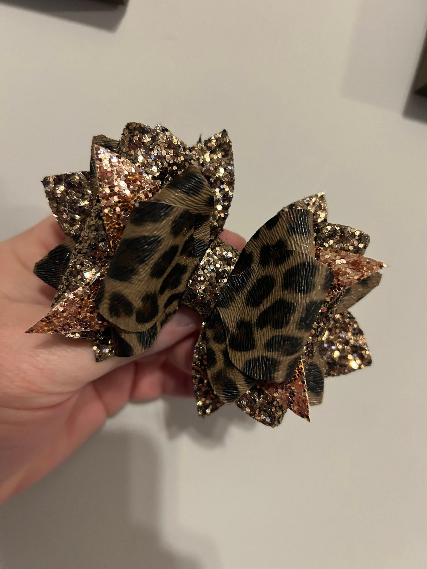 Stanley tumbler bow chocolate gold brown gold brown leopard olive pearl