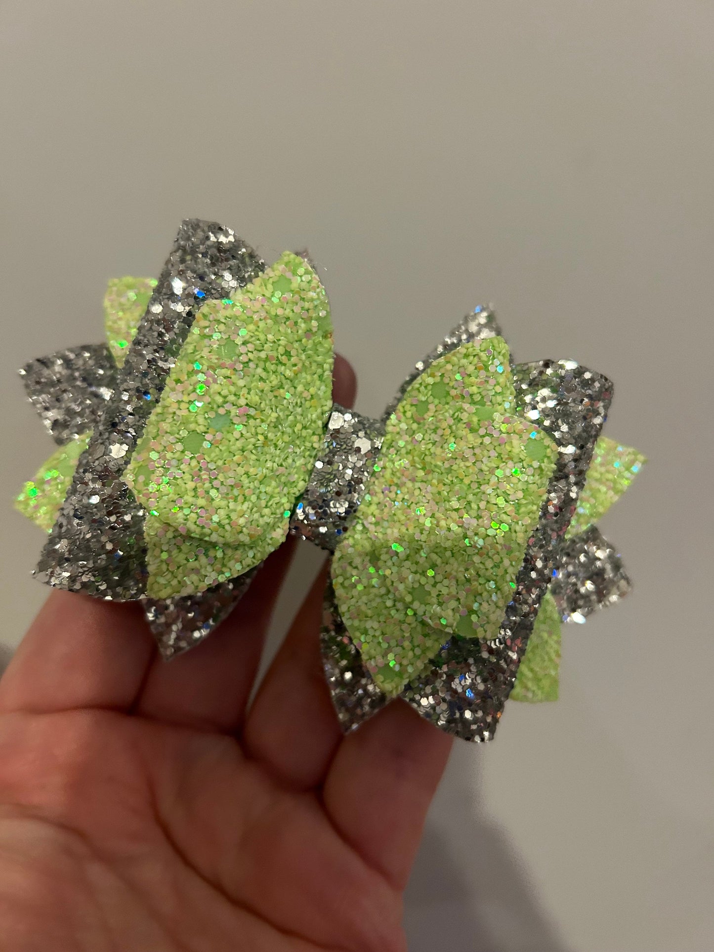 Stanley Tumbler Bow bright Glitter Straw Topper lime green silver