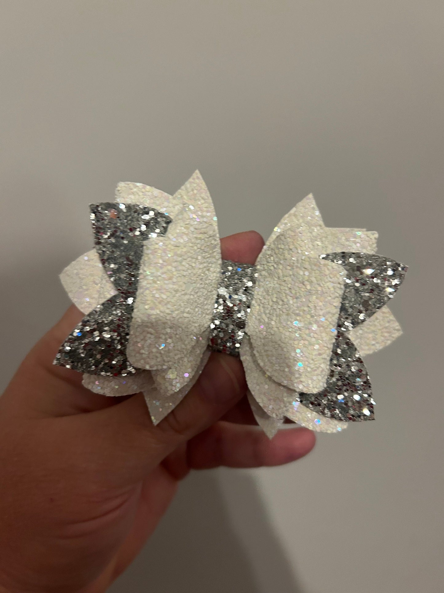 Glitter Tumbler Bow for Stanley, straw topper, white glitter silver
