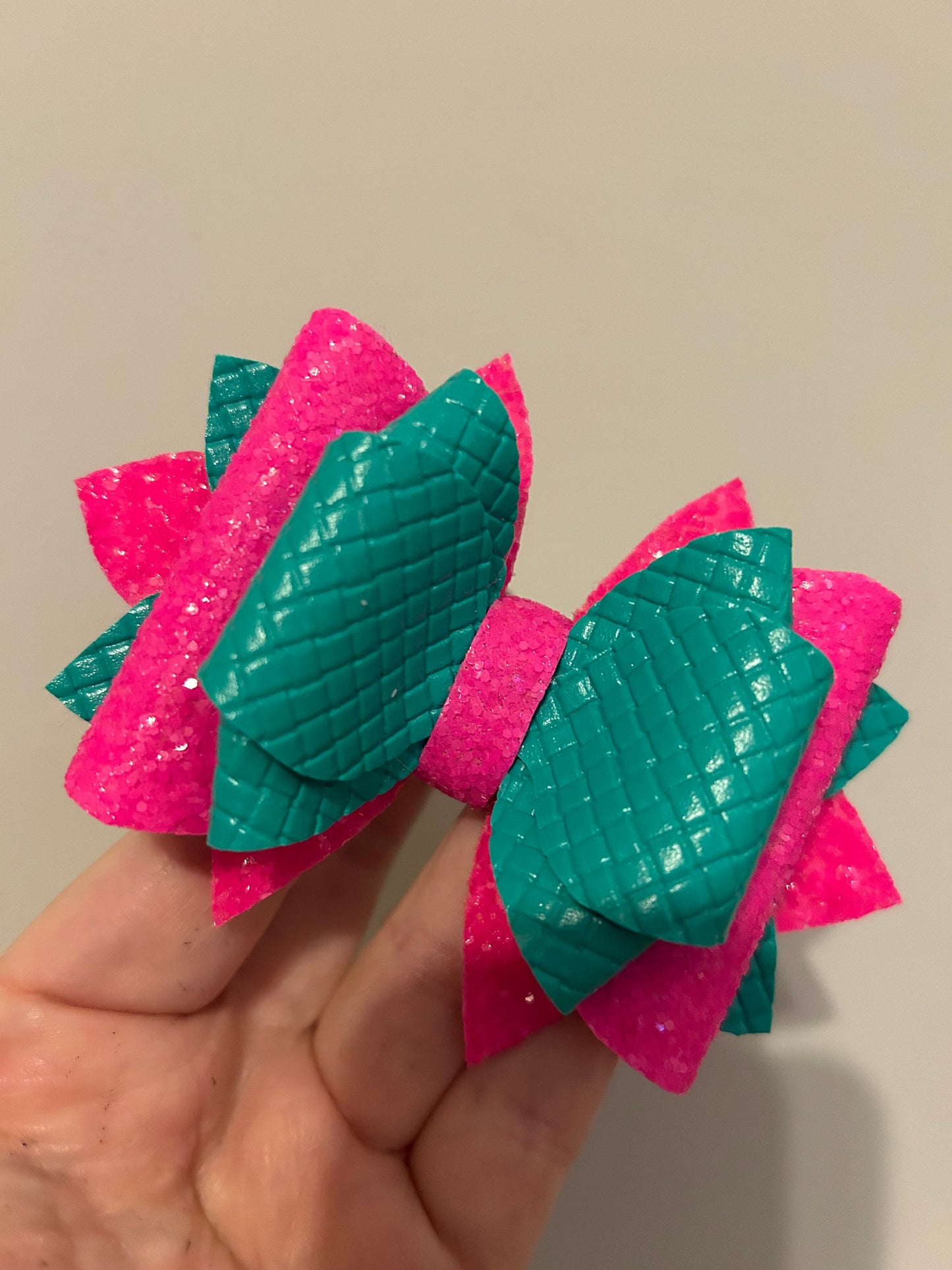 Stanley Tumbler Bow teal pink passion Straw Topper hot pink turquoise aqua passion pink glitter