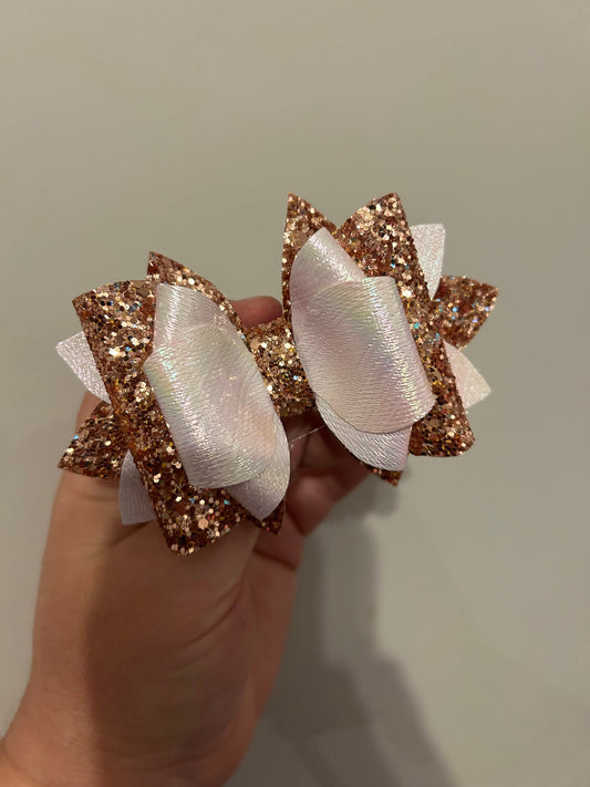 Stanley Tumbler Bow Straw Topper white iridescent sparkle gold love shack fancy calia oat milk