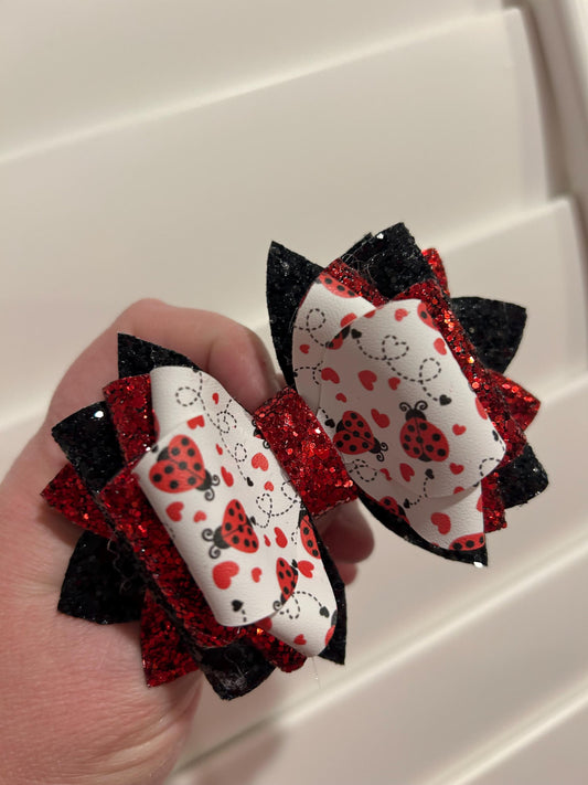 Stanley Tumbler Bow red pink love white Glitter hugs kisses xoxo do Straw Topper valentine hearts love hearts ladybug lady bug black red