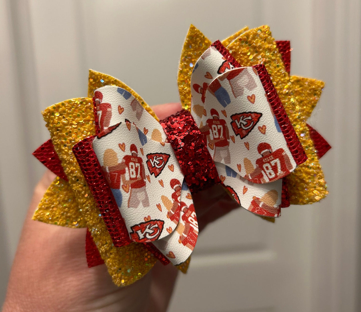 Stanley Tumbler Bow diamond Glitter Straw Topper red yellow gold Taylor Travis kc chiefs Kansas City swift kelce 87 football