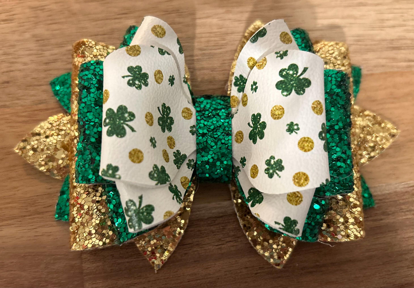 Stanley Tumbler Bow straw topper at pattys patricks day green gold white lucky shamrock four leaf clover leprechaun