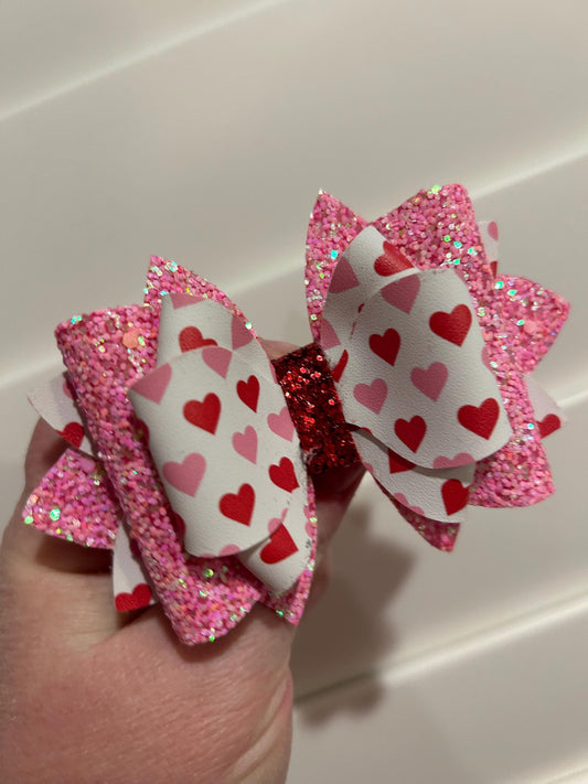 Stanley Tumbler Bow red pink love white Glitter hugs kisses xoxo do Straw Topper valentine hearts love hearts