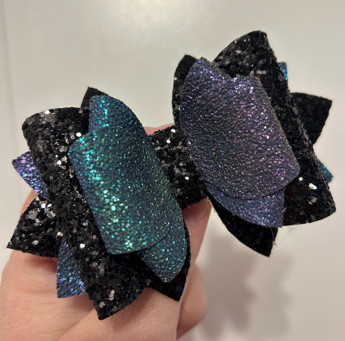 Stanley Tumbler Bow Glitter Straw Topper black silver chroma chrome iridescent moon star purple sparkle midnight glitz glam silver gray