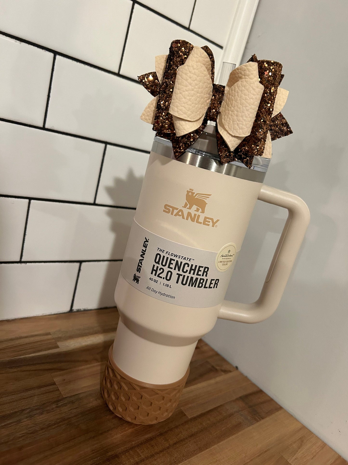 Stanley Tumbler Bow Glitter Straw Topper cream best beige brown