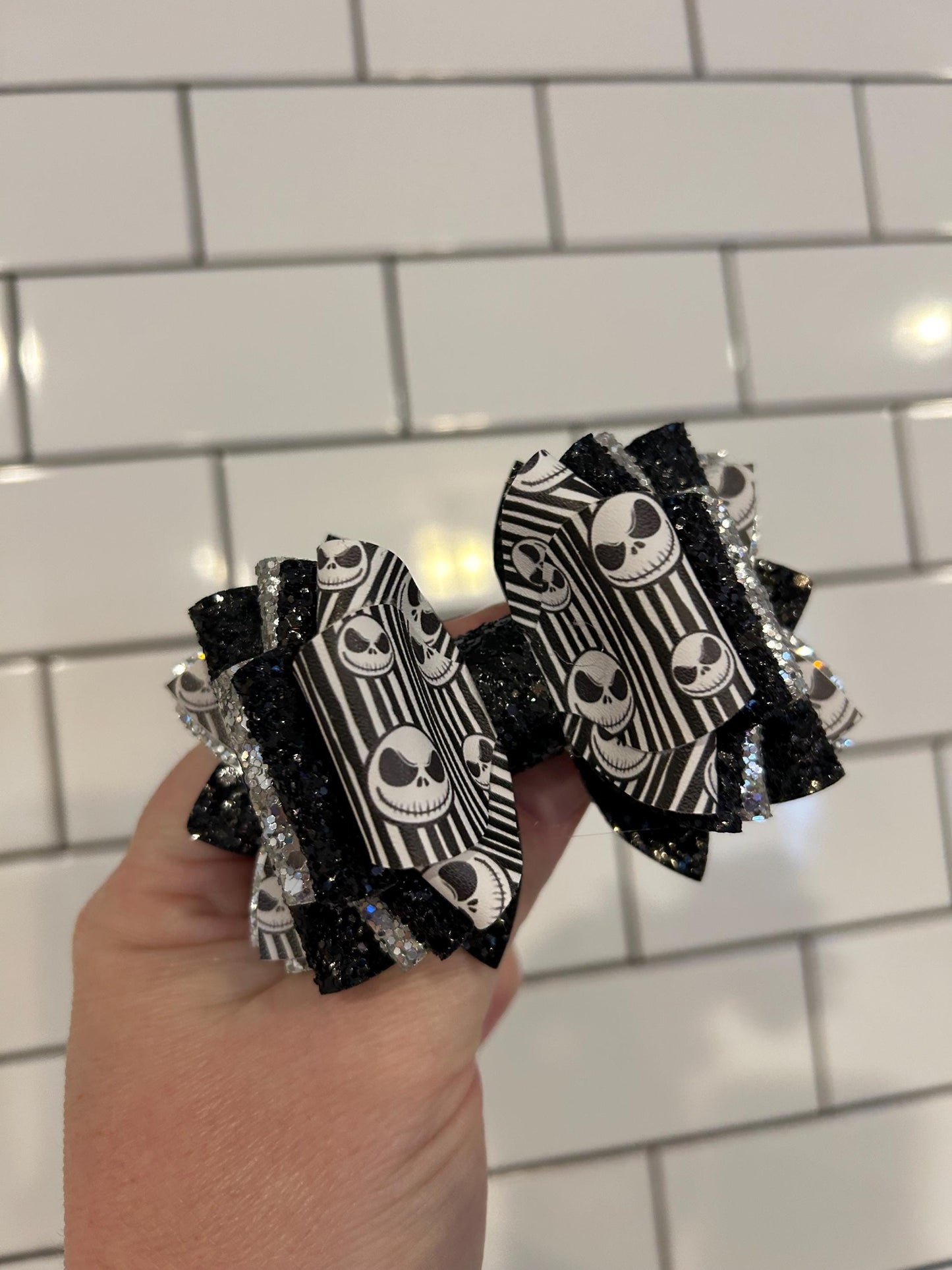 Stanley Tumbler Bow Glitter Jack Straw Topper Beetlejuice stripe Purple green black white Halloween nightmare NBC skelly skeleton christmas