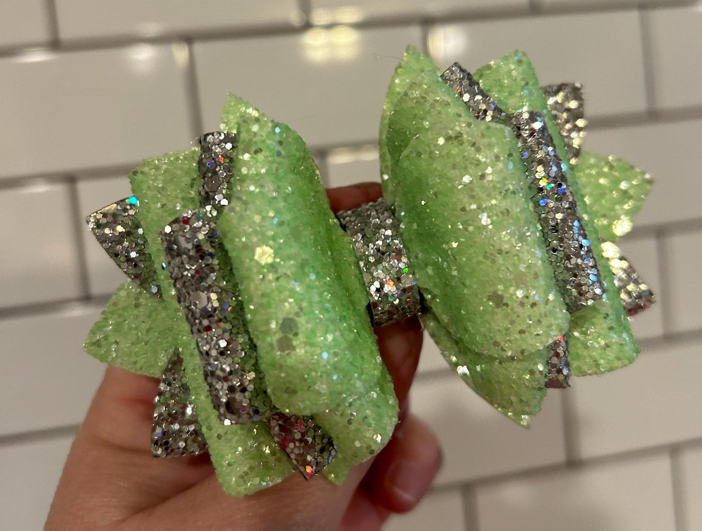 Stanley Tumbler Bow bright Glitter Straw Topper lime green silver green feather green