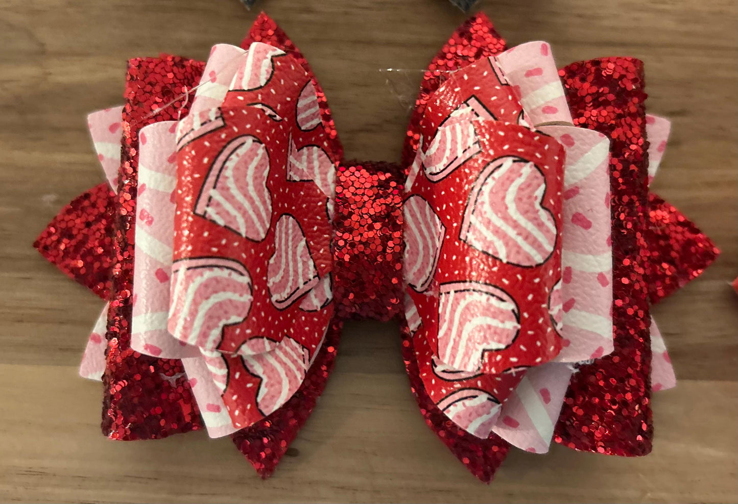 Stanley Tumbler Bow red pink love white Glitter hugs kisses xoxo do Straw Topper valentine hearts love snack cakes