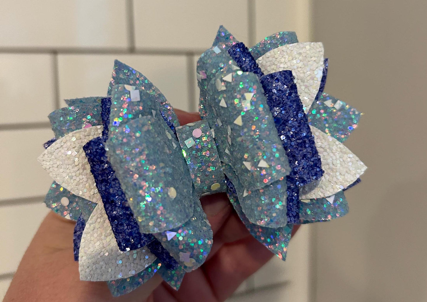 Stanley tumbler bow topper for straw iridescent light ocean palms stanley Starbucks spring love shack fancy everblooming rosettes white blue