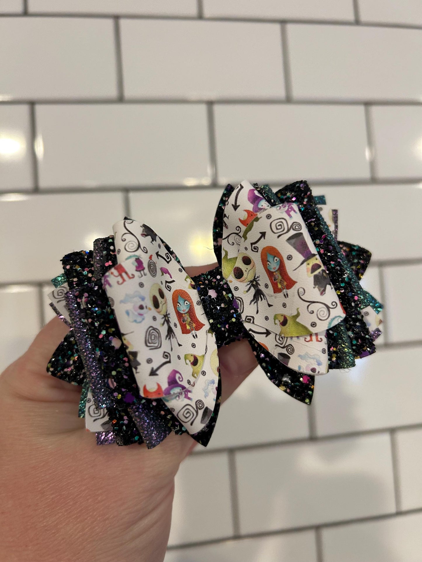 Stanley Tumbler Bow Glitter Jack Straw Topper Beetlejuice stripe Purple green black white Halloween nightmare NBC skelly skeleton christmas