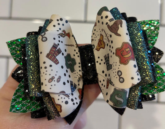 Stanley Tumbler Bow Glitter Straw Topper Gold green black wizard iridescent Harry Potter slytherin green