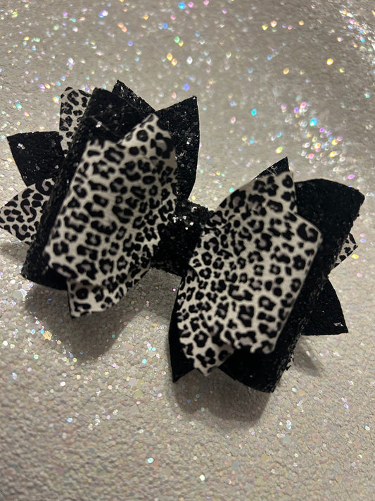 Stanley Tumbler Bow snow leopard white black glitter leopard Straw Topper animal print