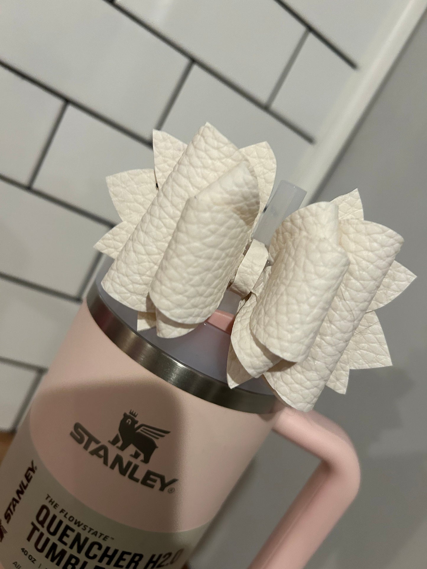 Tumbler Bow for Stanley, straw topper, white pebble