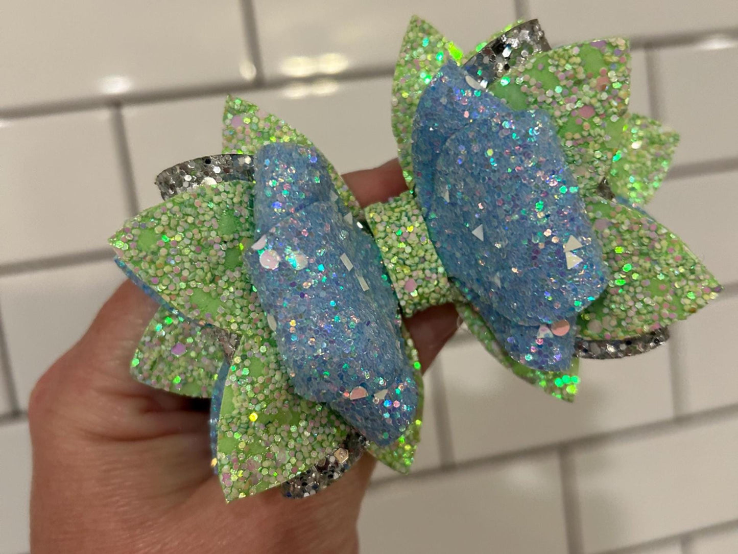 Stanley Tumbler Bow bright lime neon green light blue Glitter Straw Topper hot pink white neon green silver