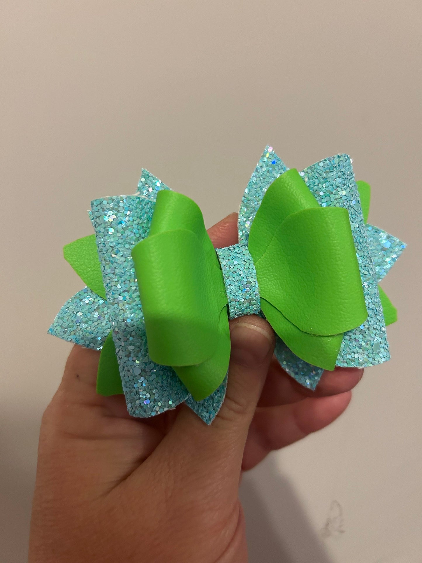 Stanley Tumbler Bow bright lime neon green light blue Glitter Straw Topper hot pink white neon green