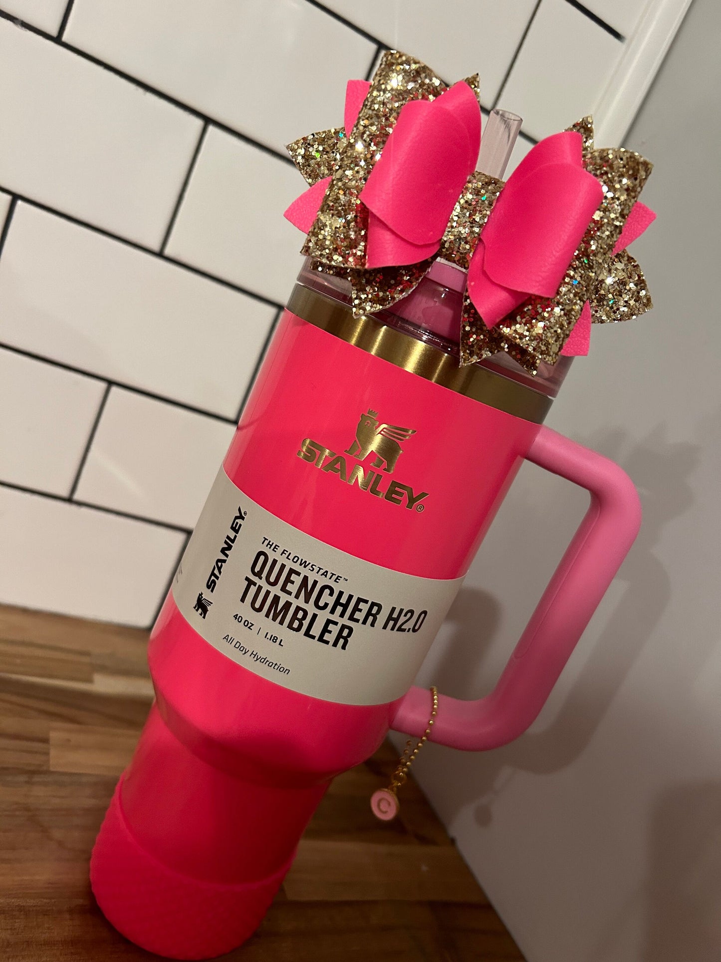 Neon pink electric pink Glitter Tumbler Bow for Stanley, straw topper, pink parade glitter with gold