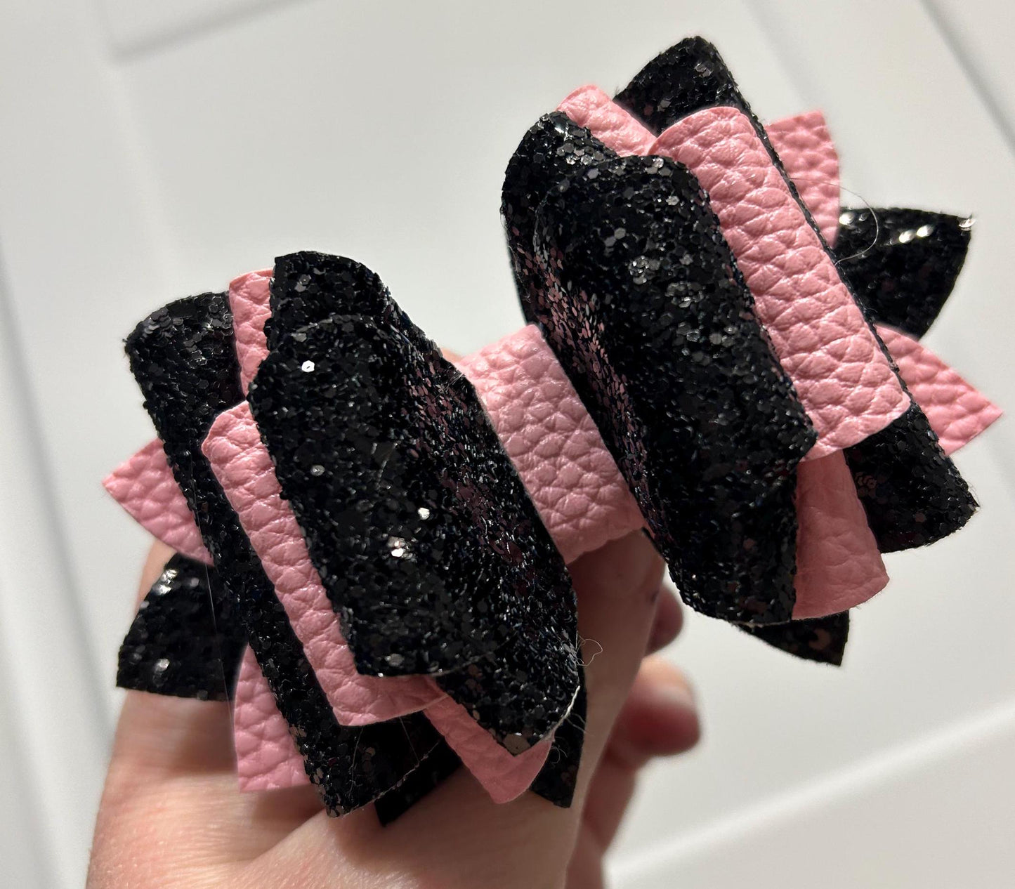 Stanley Tumbler Bow light baby pink black Glitter Straw Topper Messi Messie goat pink black