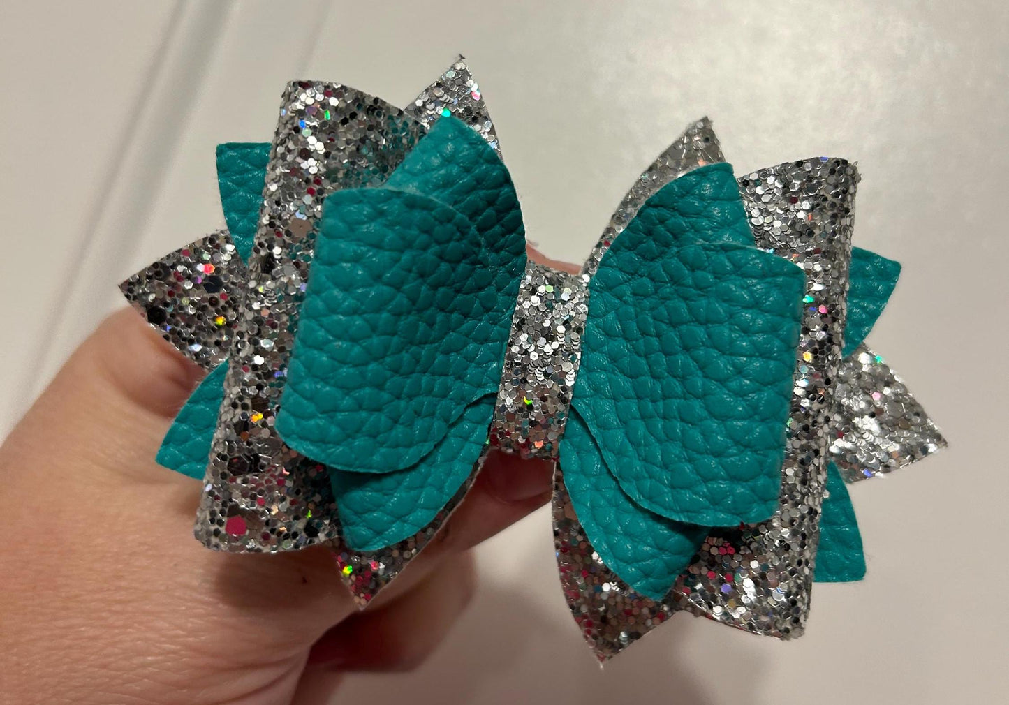 Tumbler Bow for Stanley, straw topper, aquamarine aqua teal Tiffany teal with white bow blue summer plaid Thailand white silver glitter